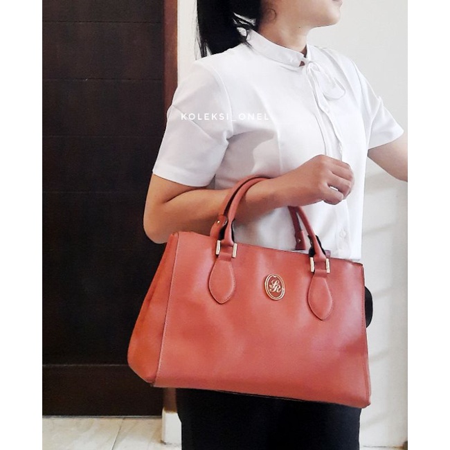 preloved tas slingbag & handabag Studio Nine Saera