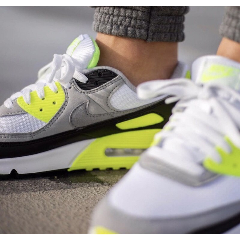 nike og volt