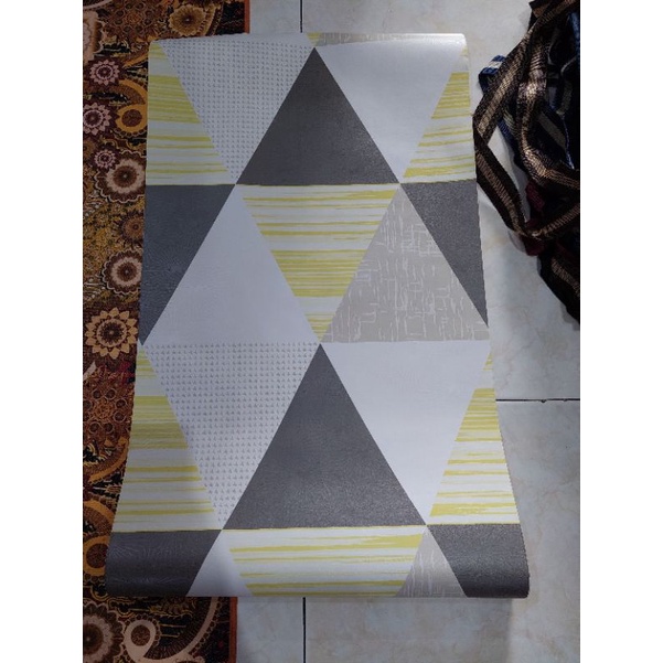 WALLPAPER DINDING MOTIF SEGITIGA KUNING GARIS 10M X 45CM