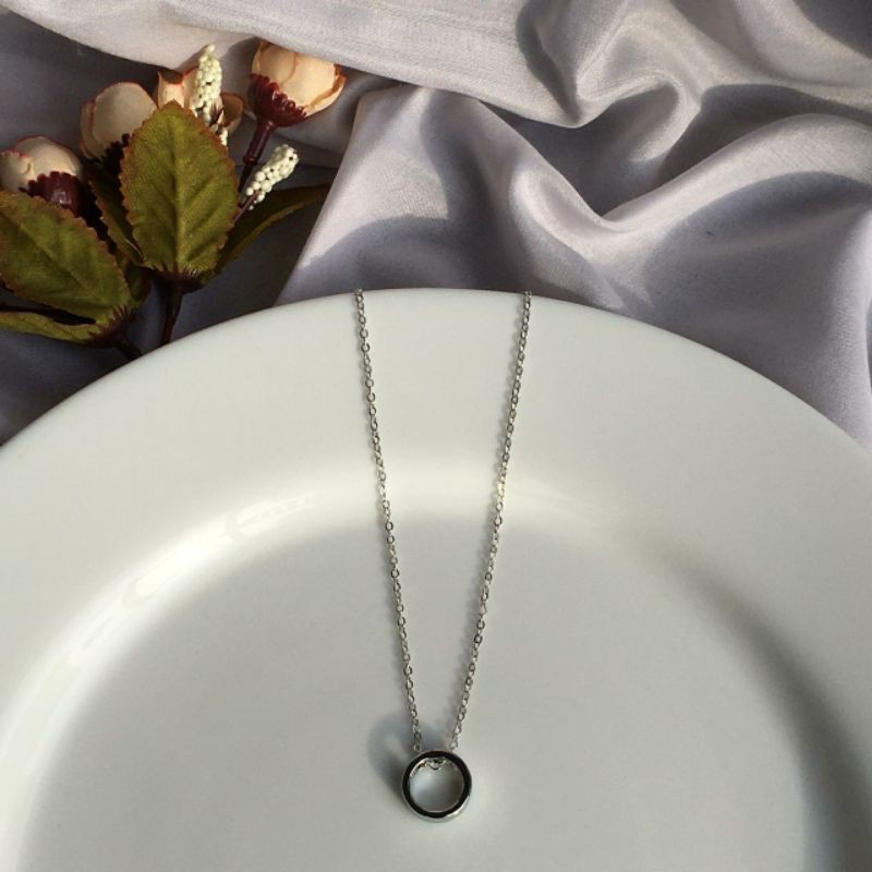 kalung liontin bulat