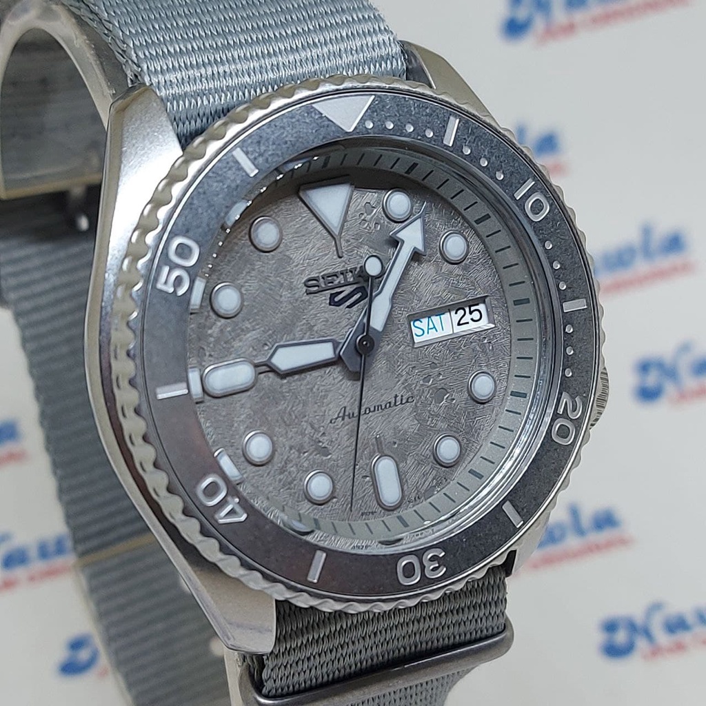 Seiko 5 Sports SRPG61K1 Automatic Grey Pattern - Jam Tangan Pria SRPG61