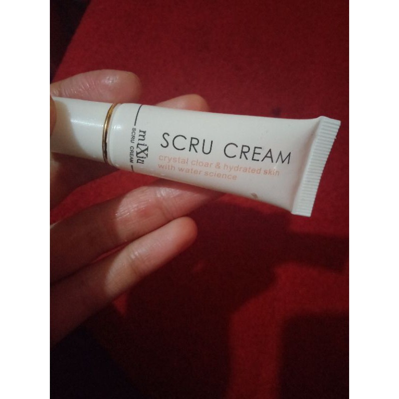 Scru cream secrub bibir
