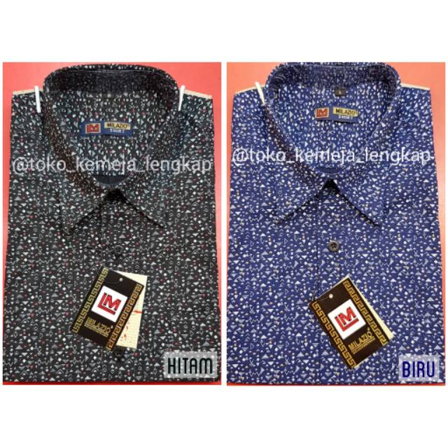 Kemeja hem kasual pria bahan katun printing warna dasar hitam dan biru navy lengan pendek