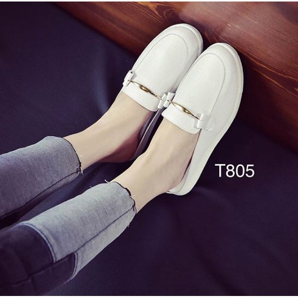 Sepatu flat T805