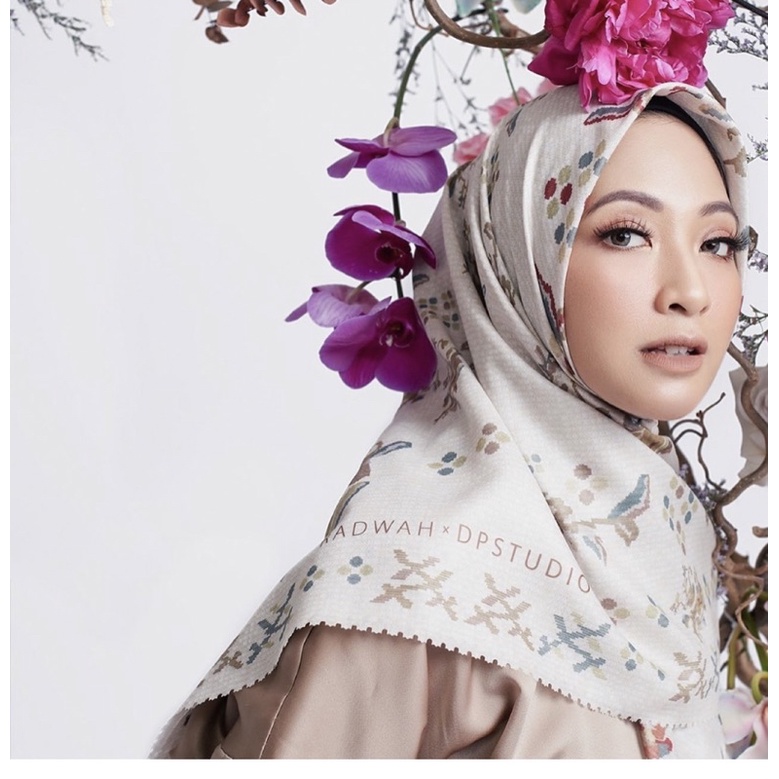 Radwah X Dian Pelangi Studio scarf Sikola