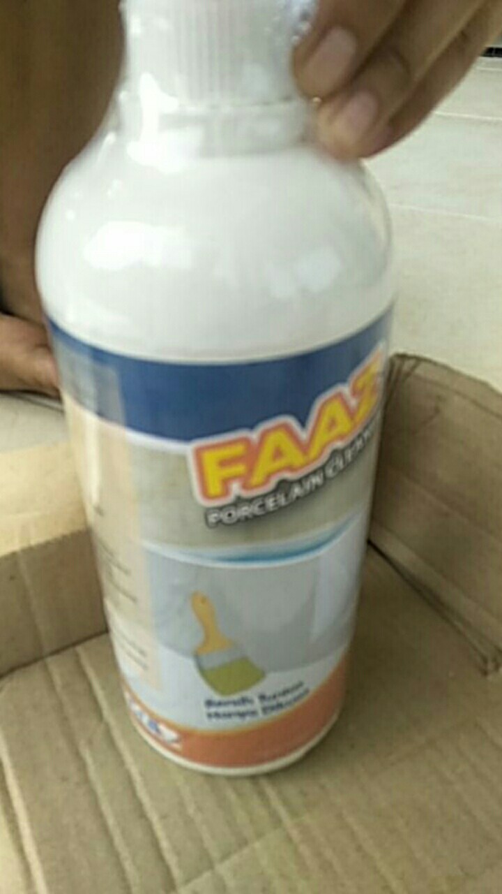 Faaz Porcelain Cleaner 1 Liter Pembersih Lantai Keramik Kamar Mandi