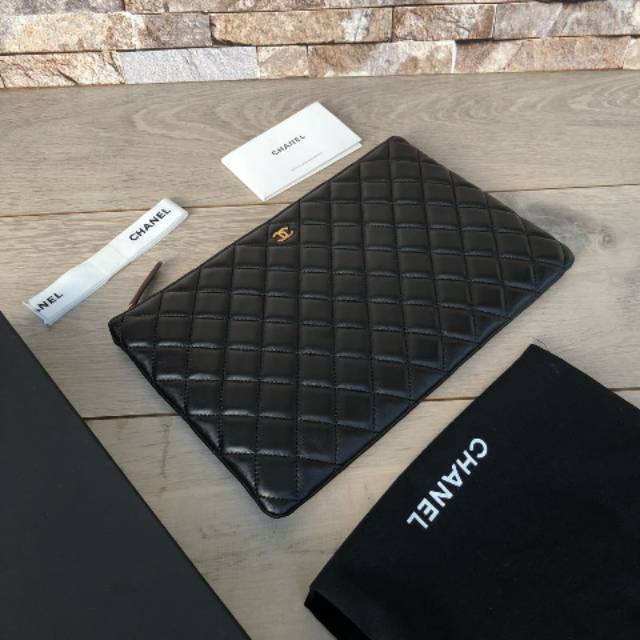 Chanel Classic Ocase