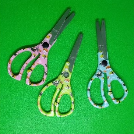 

Gunting anak sekolah Ou Le, ori import, motif menarik, aman , kuat