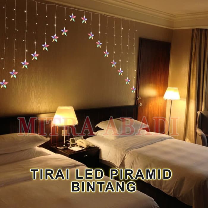 Lampu Natal Tirai LED Piramid Bintang 136 LED 3 Meter