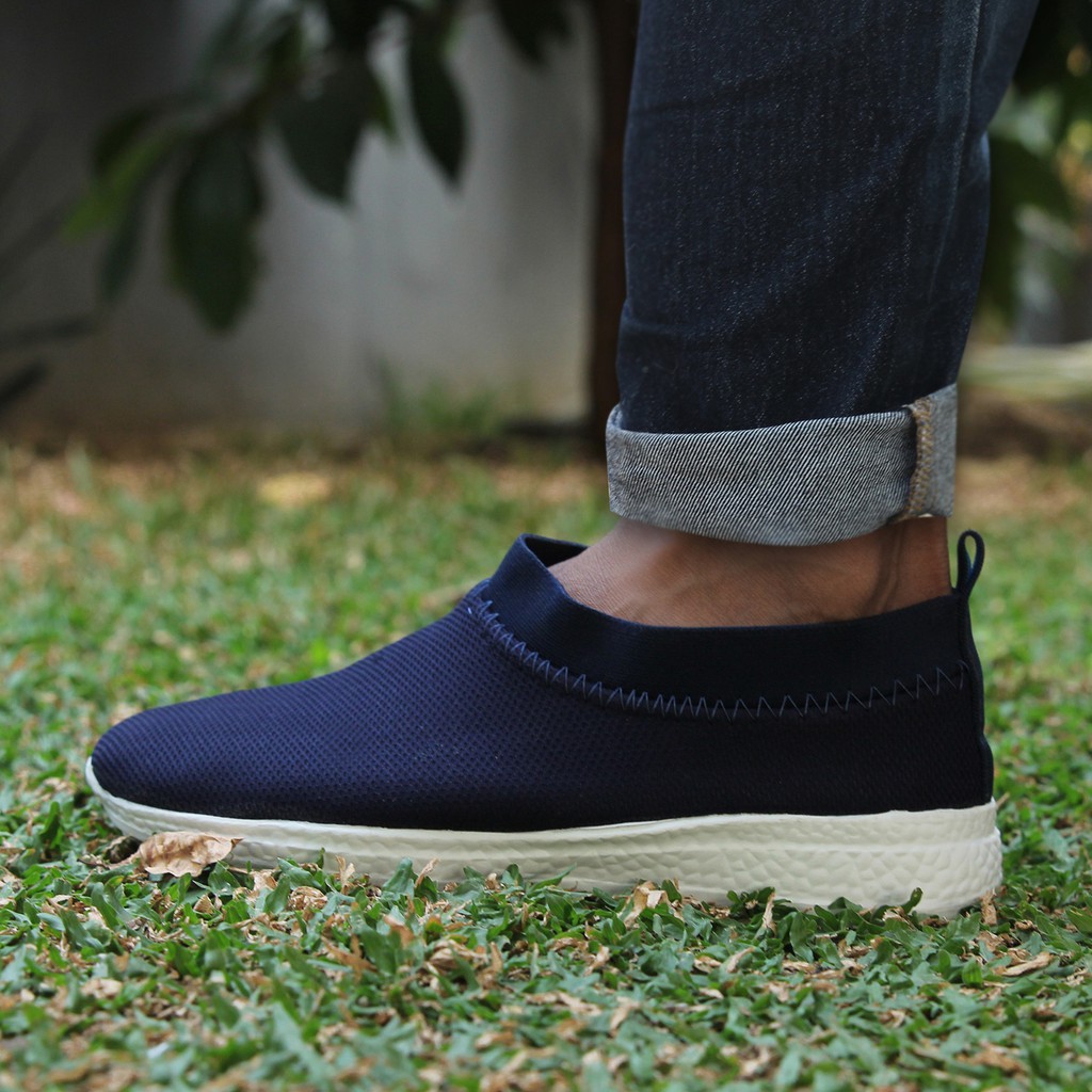 Sneakers Casual Pria / Sneaker Pria / Sepatu Import Lyon in Navy Blue