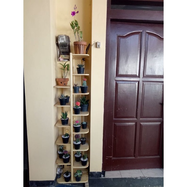 rak pot susun kayu