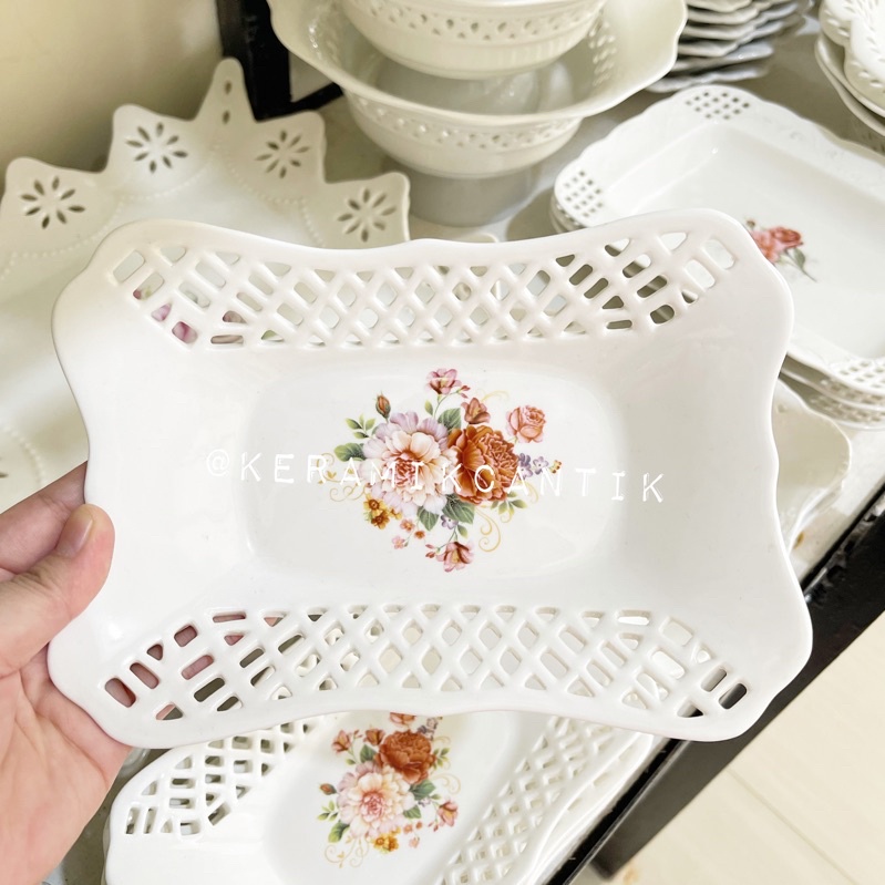 Piring Terawang Putih Persegi Panjang