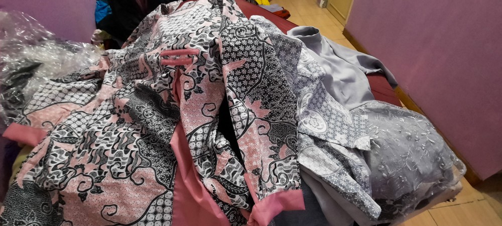 Atasan Blouse Batik Wanita Modern Fashion Wanita Kekinian Brokat Batik Kombinasi Ruby And Arsyla