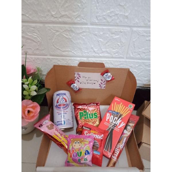 

HAMPERS JAJAN SPESIAL /HAMPERS JAJAN MURAH /HADIAH JAJAN MURAH