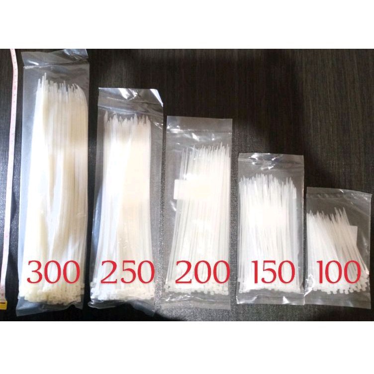 

Kabel Tie / Tis U: 3,6x300mm Isi 100 pcs Warna / Merk Random