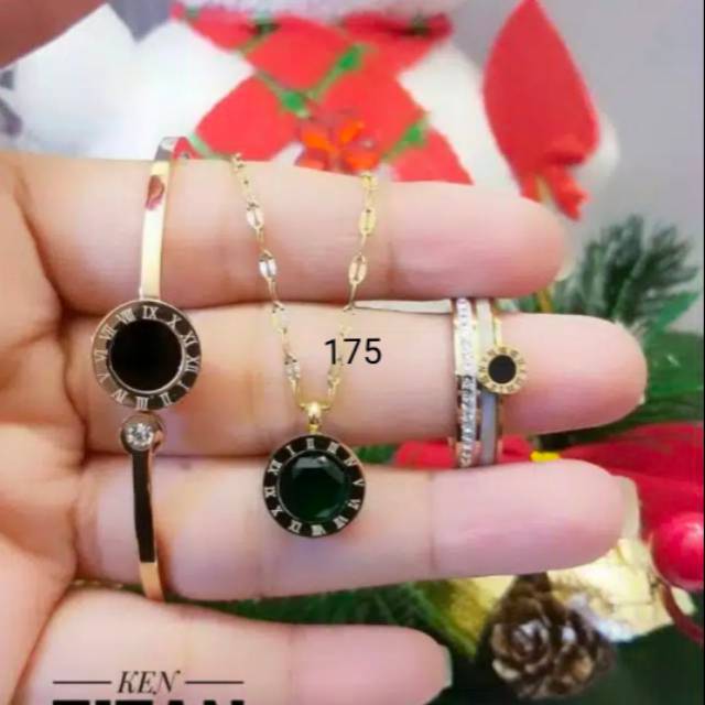 perhiasan set titanium A1