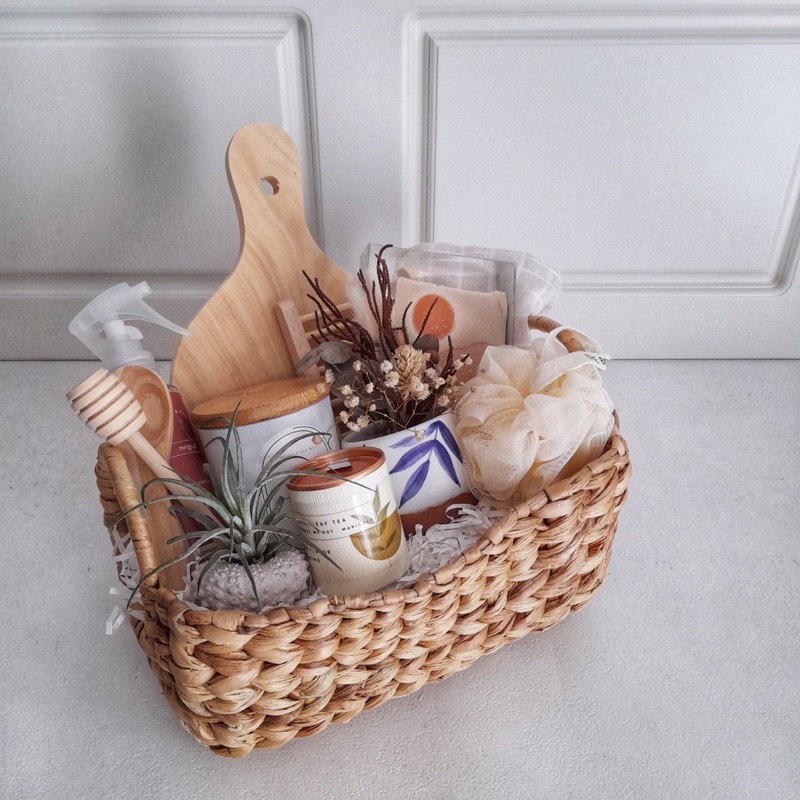 

twigs.id Summer Escape Pamper Basket | Gift | Hampers