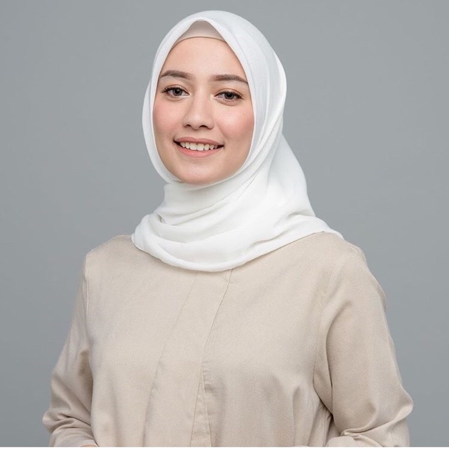 Iskanti Nayana Scarf “White” by Mega Iskanti