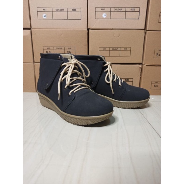 sepatu boots wanita murah / sepatu boots cewek / sepatu boot wedges / sepatu boot perempuan