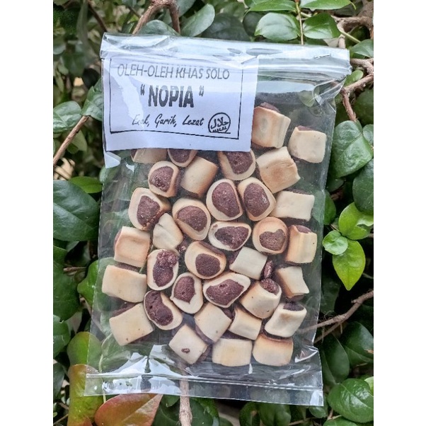 

kue Nopia Pino ecer 100gr gula aren coklat oleh oleh khas solo