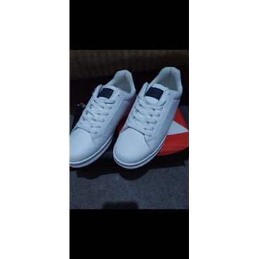 Airwalk White