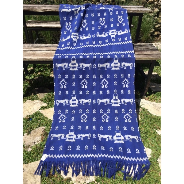 kain tenun kombu Sumba NTT