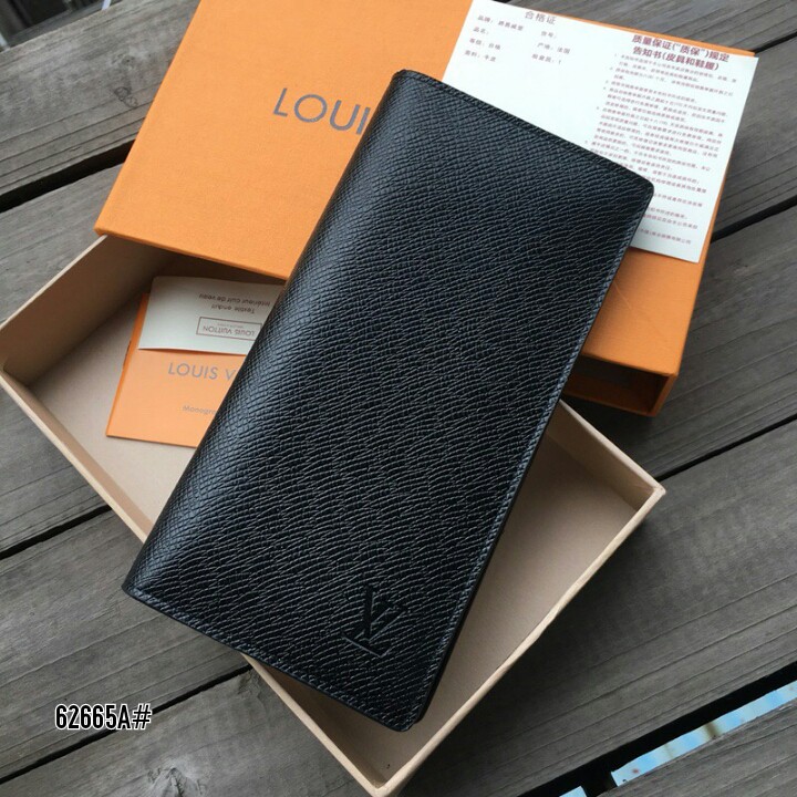 Dompet LV Louis Vuitton Taiga Leather Brazza 62665A  LOP 101  dompet batam impor kulit kartu lipat