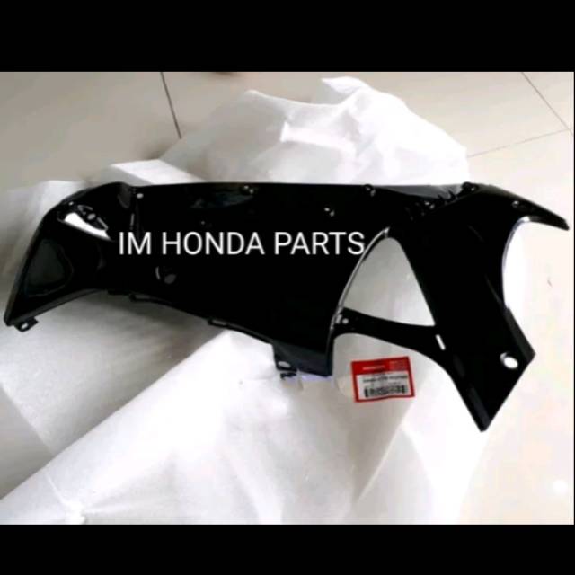 Cover body tebeng dalam kanan Supra x 125 old 2005-2006 hitam original