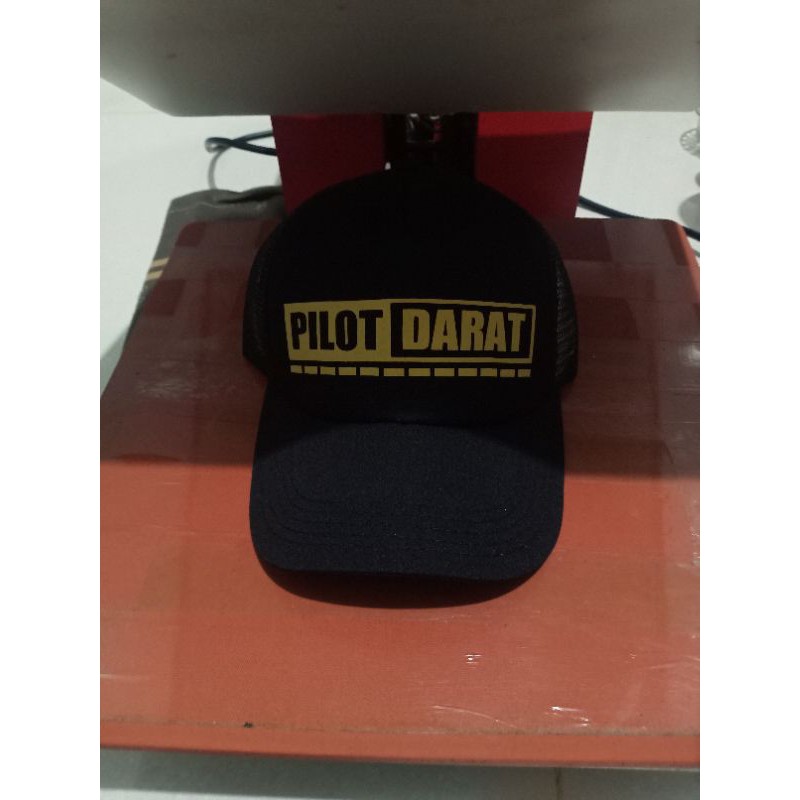 TOPI TRACKER PILOT DARAT