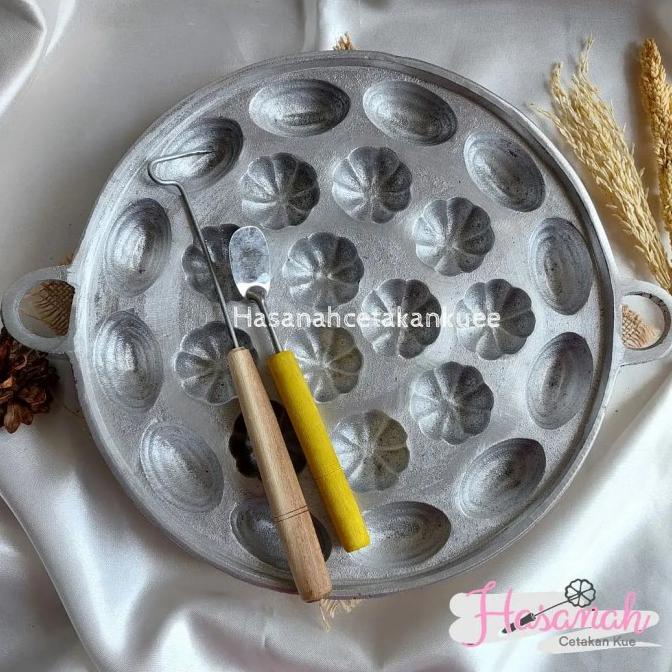 

Cetakan loyang kue cubit bolu motif manggis oval isi 24 lubang