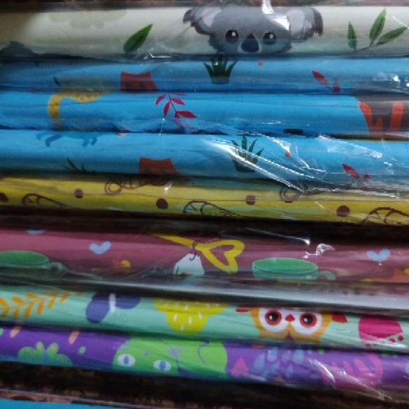 

Kertas Kado Fancy / Batik (1 pack = 50 lembar)