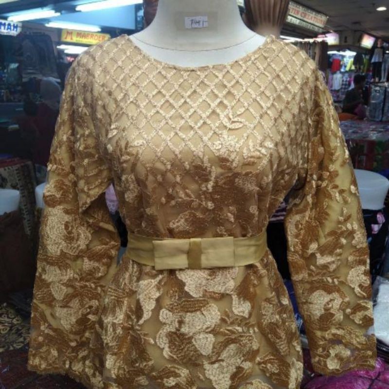 ATASAN ARRABELLA/KEBAYA WISUDA/KEBAYA TULLE/KEBAYA MODERN