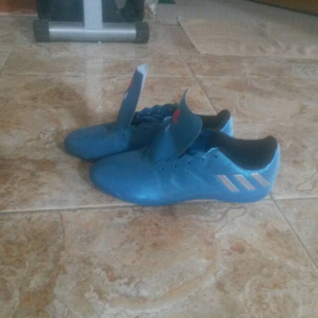 Sepatu futsal adidas messi
