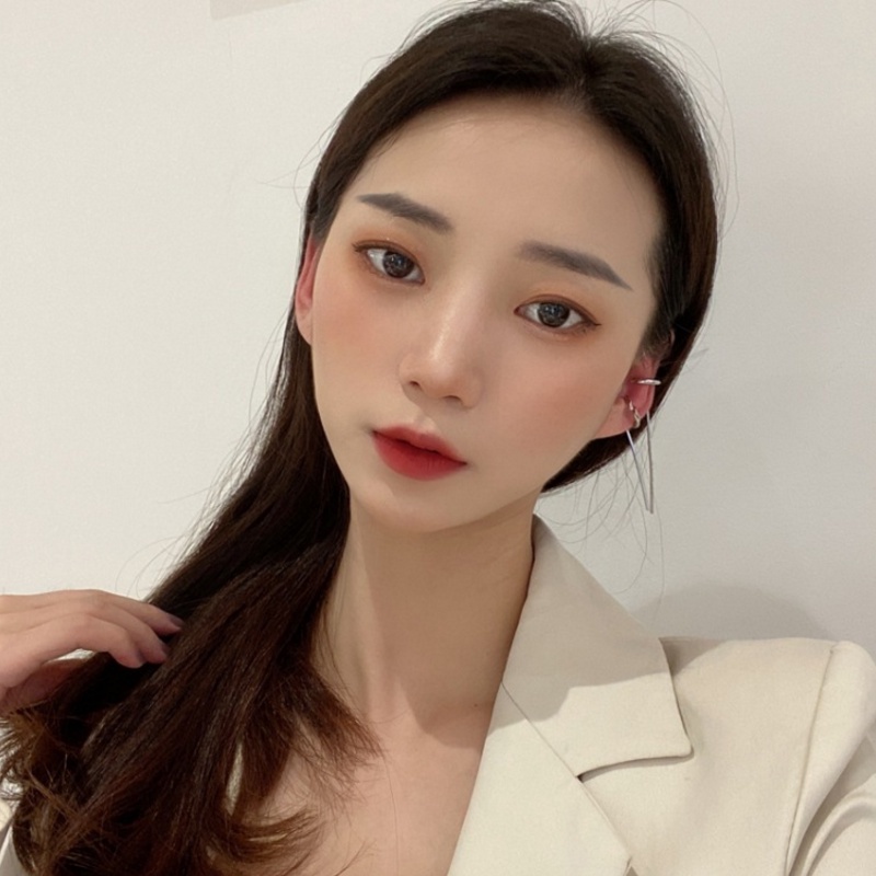 Anting Klip Tanpa Lubang Model Rumbai Asimetris Warna silver / Gold Gaya Korea Untuk Wanita