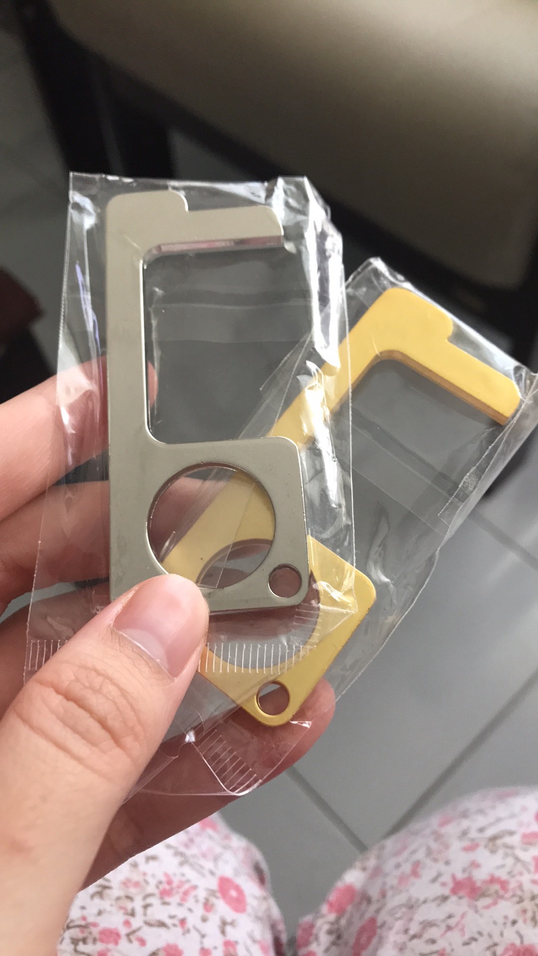 Corona Finger Bahan Metal Model Kotak Alat Pembuka Pintu Anti Corona  Non Kontak Zero Touch Tool