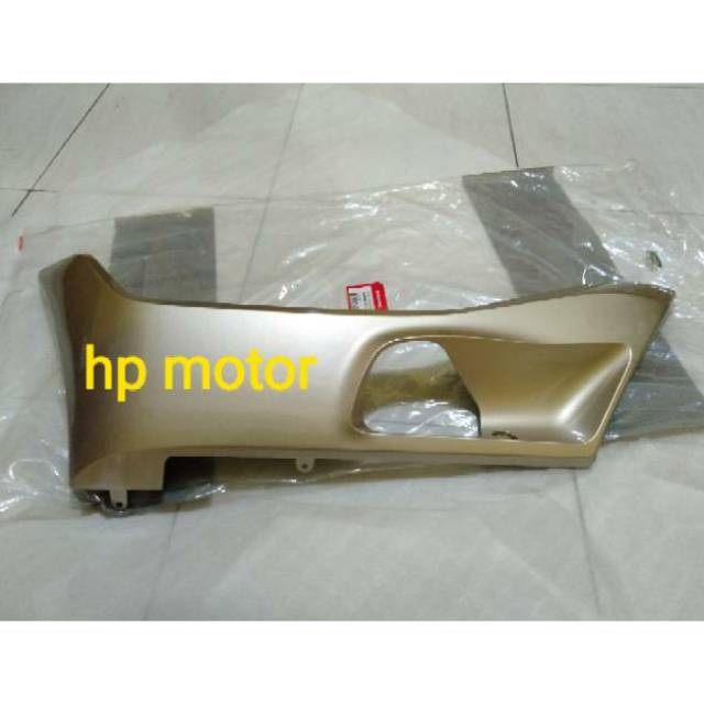 COVER PIJAKAN KAKI KIRI PCX150 GOLD 64432-K97-T00ZX COVER L FLOOR SIDE PCX 150 GOLD ORIGINAL AHM