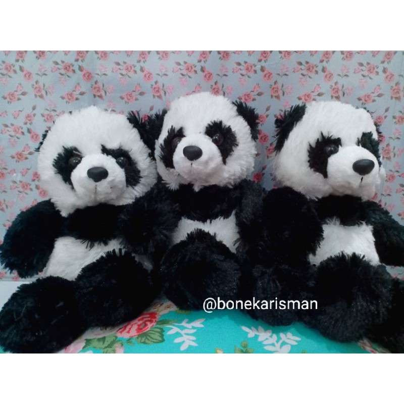 Boneka panda kecil