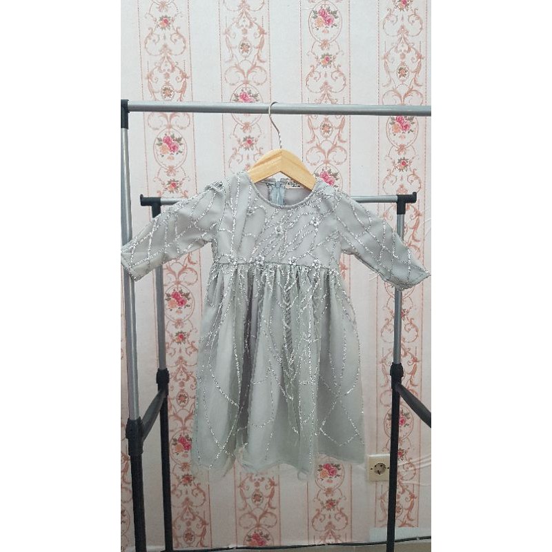 Dress anak muslim brokat tile abu2 silver