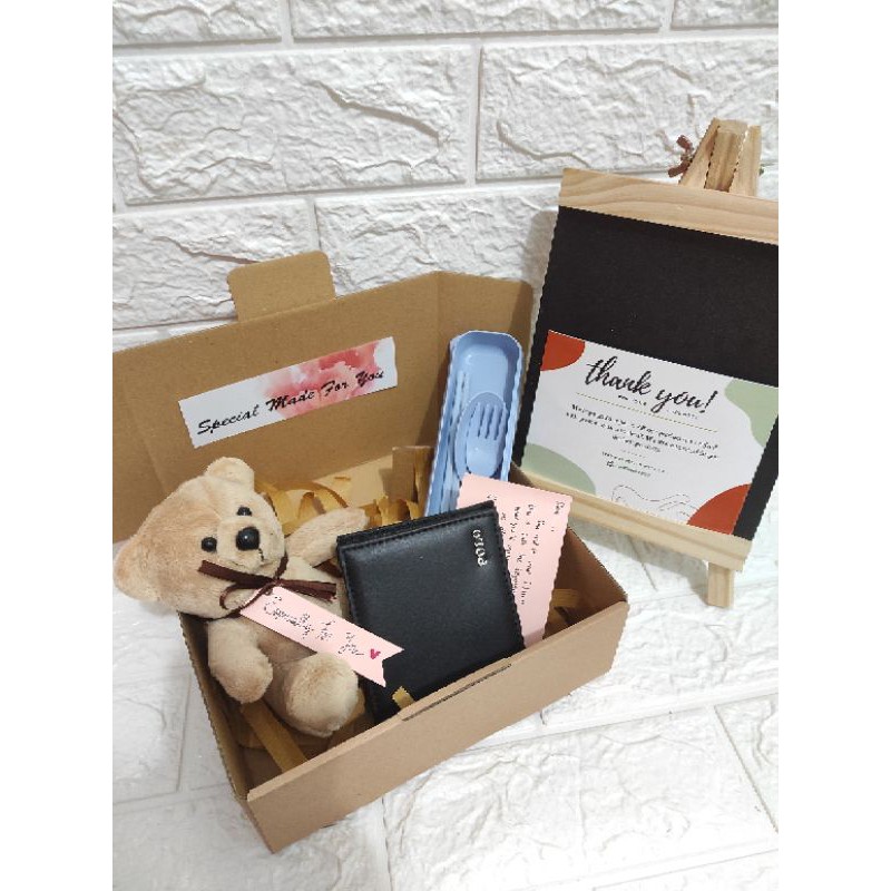 

Gift box PREMIUM cowok / hadiah / kado untuk cowok / graduation / hadiah anniversary
