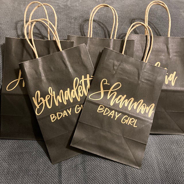 

(+DESAIN) Paper Bag Warna Hitam Packaging Souvenir Wedding / Paper Bag Hitam / Paperbag Custom Kraft