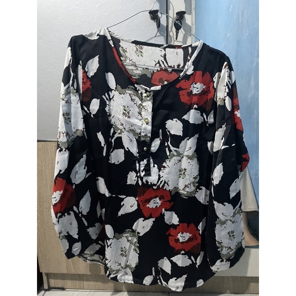 blus bunga-bunga
