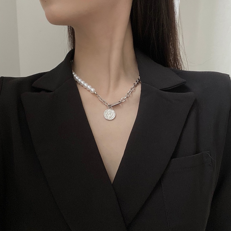 Korea Dongdaemun elegan mutiara kalung kepribadian desain asimetris kalung bulat Avatar liontin swea