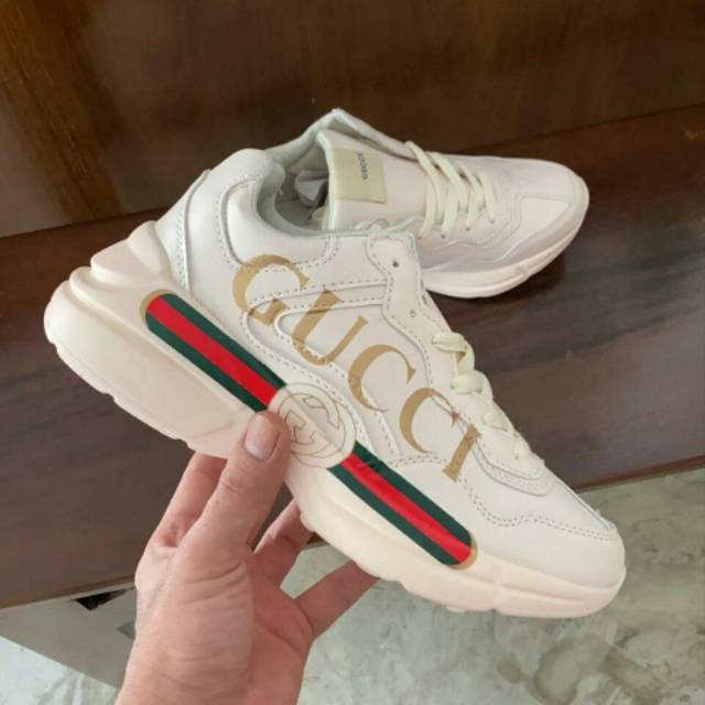  Sepatu  Pria  Dan Wanita Murah Gucci  Rhyton Logo Shopee 