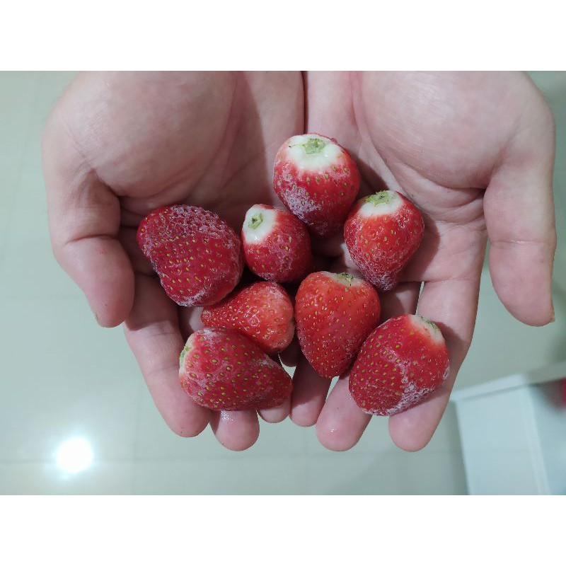 

Termurah Grosir IQF Strawberry Beku Frozen 1000Gr / 1KG