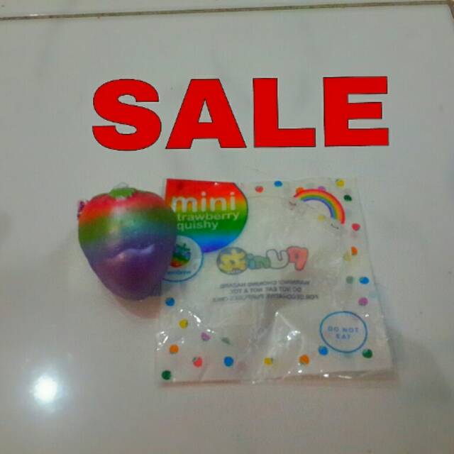 Mini strawberry squishy by punimaru