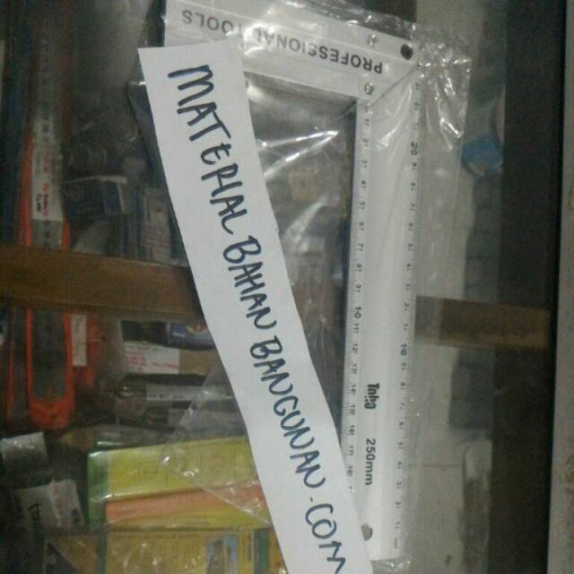 

Penggaris besi siku panjang 25 cm merek toho presisi jaminan asli no KW DSIKON5