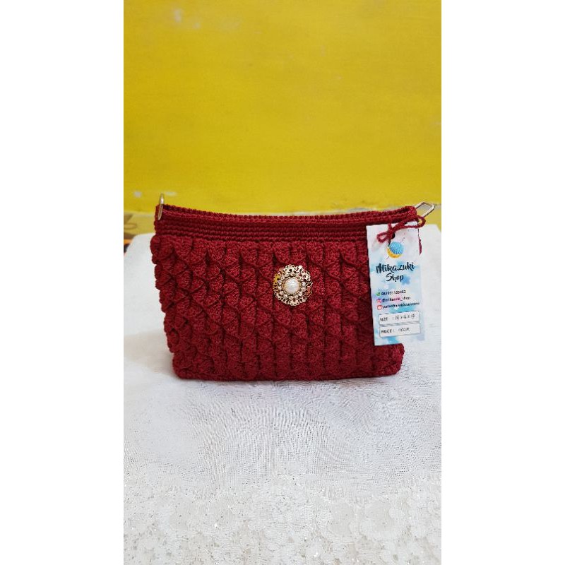 Tas rajut selempang motif sisik