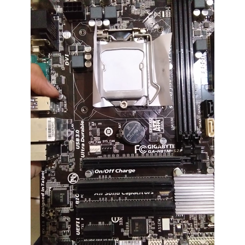 MOBO LGA 1150 H81 GIGABYTE Plus Processor celeron G1840 + RAM 4GB