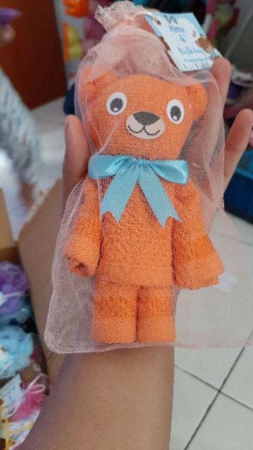 Souvenir Handuk Bentuk Beruang (kemasan Kain Tille)