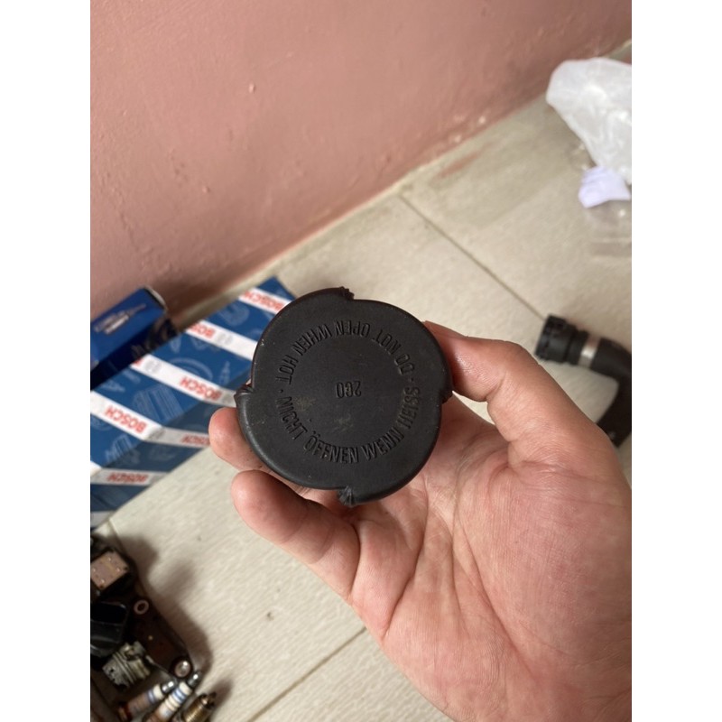 tutup radiator bmw e46